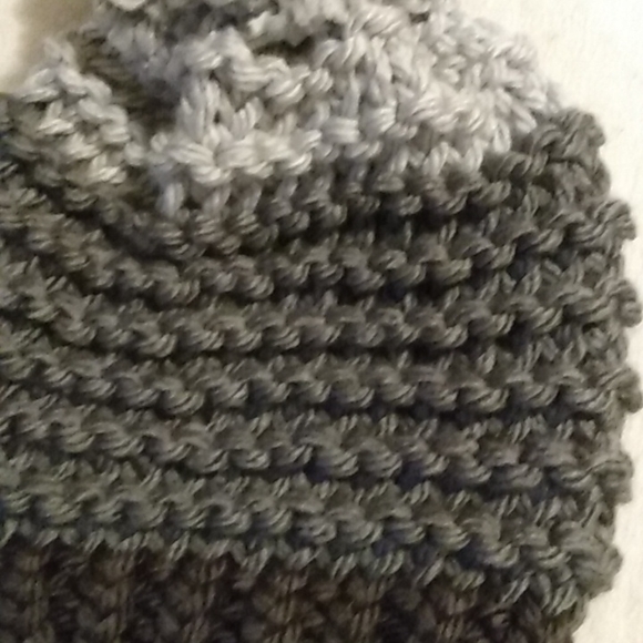 Hand-knit gray garter stitch hat - Picture 4 of 4